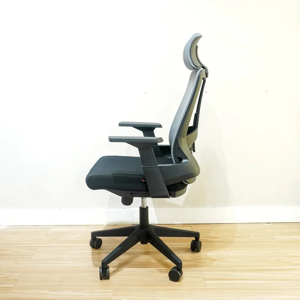 WORKDESIGN - AHSOKA PC PR KURSI KANTOR / KURSI KERJA ERGONOMIS DENGAN SANDARAN KEPALA DAN LUMBAR SUPPORT warna DARK GREY - BLACK - WORKDESIGN - foto 3