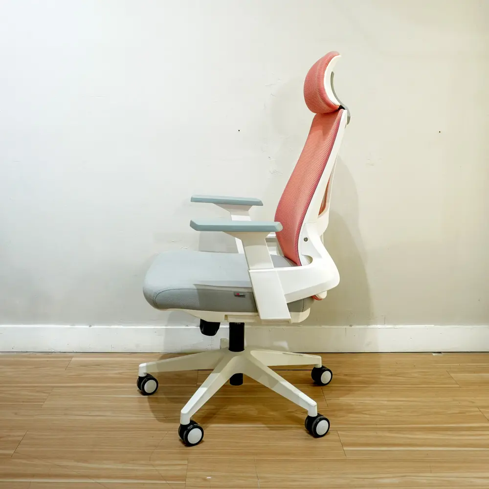 WORKDESIGN - AHSOKA PC PR KURSI KANTOR / KURSI KERJA ERGONOMIS DENGAN SANDARAN KEPALA DAN LUMBAR SUPPORT warna PINK - WHITE LIGHT GREY - WORKDESIGN - foto 3