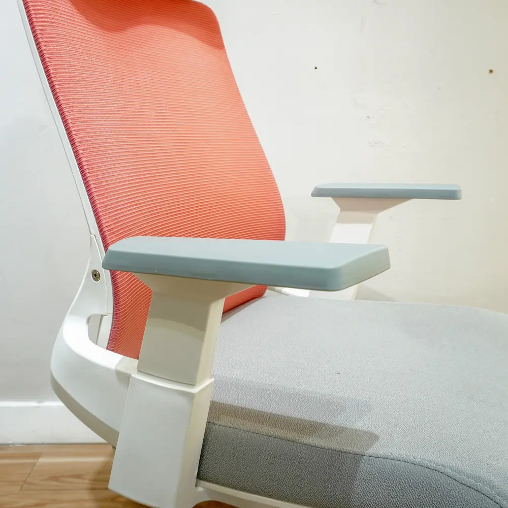 WORKDESIGN - AHSOKA PC PR KURSI KANTOR / KURSI KERJA ERGONOMIS DENGAN SANDARAN KEPALA DAN LUMBAR SUPPORT warna PINK - WHITE LIGHT GREY - WORKDESIGN - foto 6